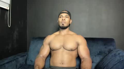 Snapshot of tayler_waka chatting on February 21, 12:27 am Tyler online show from February 21, 12:27 am