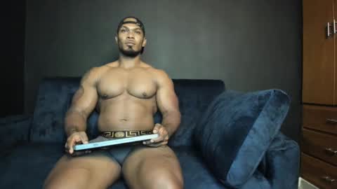 Snapshot of tayler_waka chatting on February 26, 12:27 am Tyler online show from February 26, 12:27 am