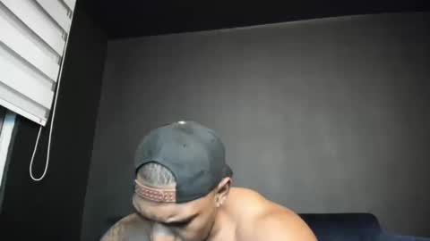 Snapshot of tayler_waka chatting on February 27, 12:43 am Tyler online show from February 27, 12:43 am