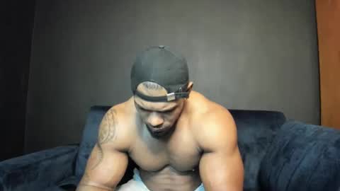 Snapshot of tayler_waka chatting on March 1, 11:58 pm Tyler online show from March 1, 11:58 pm