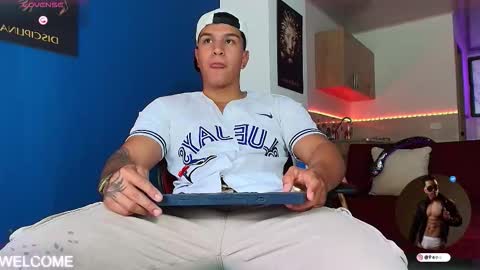 Penagos zz    online show from November 1, 9:06 pm