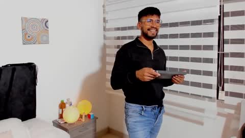 taylormaccurdy_ online show from September 25, 3:16 pm