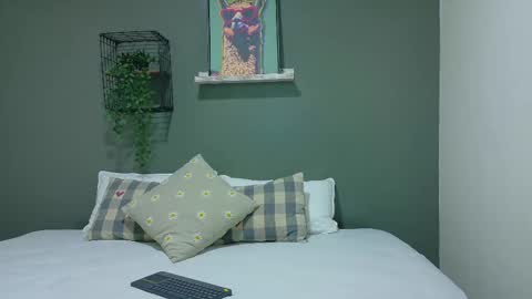 TAYLOR  online show from November 22, 11:42 am