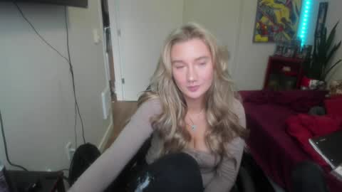 Snapshot of teamtragic chatting on January 10, 11:08 pm Katy online show from January 10, 11:08 pm