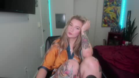 Snapshot of teamtragic chatting on January 26, 4:51 am Katy online show from January 26, 4:51 am