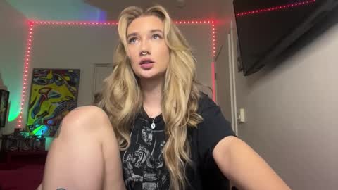 Snapshot of teamtragic chatting on March 10, 4:28 am Katy online show from March 10, 4:28 am