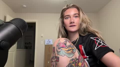 Snapshot of teamtragic chatting on September 27, 2:05 am Katy online show from September 27, 2:05 am