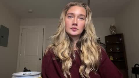 Snapshot of teamtragic chatting on December 18, 3:01 am Katy online show from December 18, 3:01 am