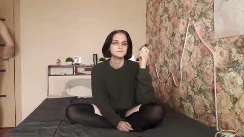 Snapshot of tearjuly chatting on September 11, 7:08 am July online show from September 11, 7:08 am