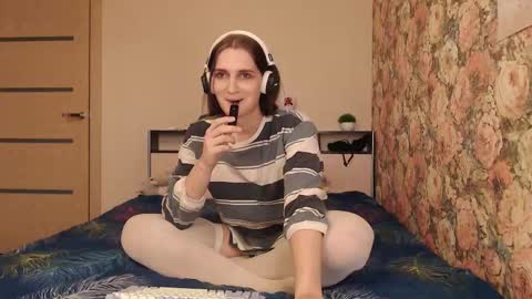 Snapshot of tearjuly chatting on November 26, 9:32 am July online show from November 26, 9:32 am