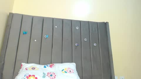 queen online show from February 11, 10:59 am