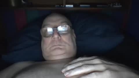 Snapshot of tebb61 chatting on October 7, 7:11 pm Mark online show from October 7, 7:11 pm