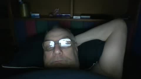 Snapshot of tebb61 chatting on December 3, 6:21 am Mark online show from December 3, 6:21 am