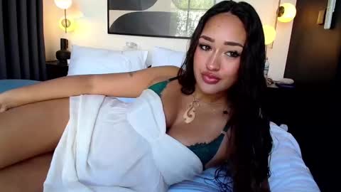 Snapshot of teleaevansss chatting on October 5, 1:26 am Telea Evans online show from October 5, 1:26 am