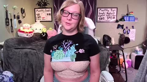 Snapshot of ten_tickle_pixie chatting on December 4, 7:12 pm Pixie and Tentacle Overlord online show from December 4, 7:12 pm