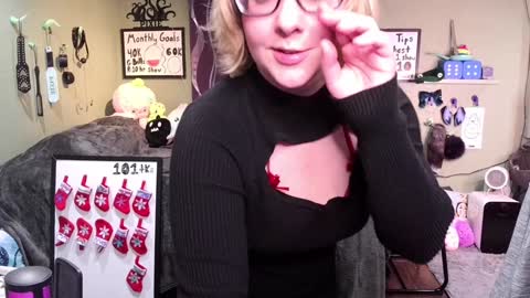 Snapshot of ten_tickle_pixie chatting on December 21, 2:09 am Pixie and Tentacle Overlord online show from December 21, 2:09 am