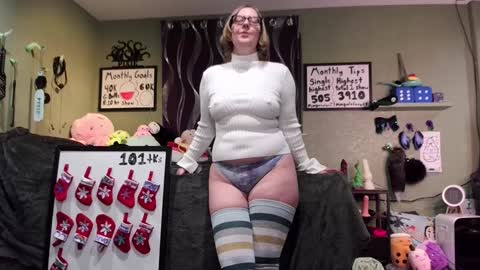 Snapshot of ten_tickle_pixie chatting on December 27, 11:21 pm Pixie and Tentacle Overlord online show from December 27, 11:21 pm