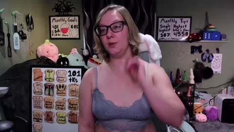 Snapshot of ten_tickle_pixie chatting on January 22, 10:15 pm Pixie and Tentacle Overlord online show from January 22, 10:15 pm