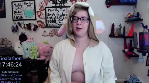 Snapshot of ten_tickle_pixie chatting on November 20, 7:24 pm Pixie and Tentacle Overlord online show from November 20, 7:24 pm