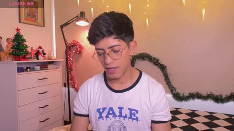 Snapshot of teobuff chatting on December 17, 6:58 pm teo browny online show from December 17, 6:58 pm