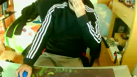 Snapshot of terwosdex chatting on November 25, 4:18 pm terwosdex online show from November 25, 4:18 pm