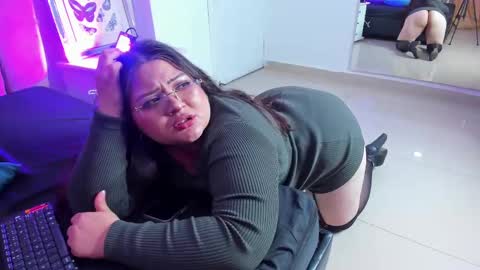 Snapshot of tessa_sinclaire chatting on September 30, 9:31 pm TERESA online show from September 30, 9:31 pm