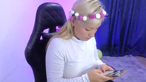 Tessy online show from December 17, 5:04 pm