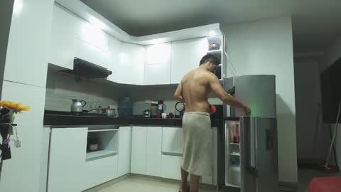 tessa y leo online show from November 25, 12:05 pm