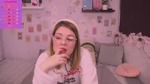 Snapshot of tesspleasure chatting on January 3, 3:05 am TESSA online show from January 3, 3:05 am