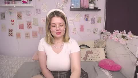 Snapshot of tesspleasure chatting on January 11, 9:26 am TESSA online show from January 11, 9:26 am