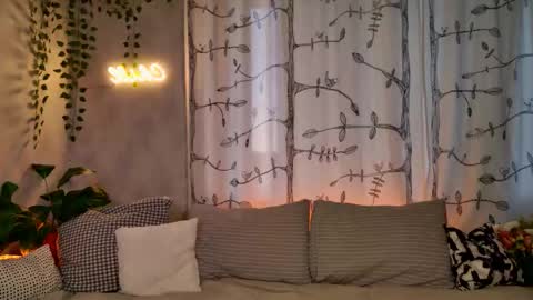 Snapshot of tesspleasure chatting on November 14, 10:25 am TESSA online show from November 14, 10:25 am