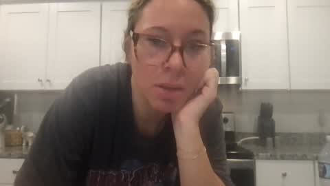 Daphne Summers online show from October 7, 1:30 pm