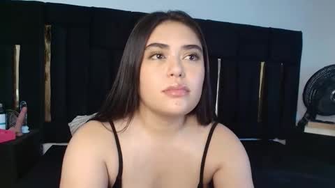 T H A I S  online show from November 2, 4:31 pm