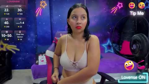 Thalia  online show from November 25, 1:27 am