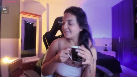 Snapshot of thays_mawakye01 chatting on January 18, 10:49 pm Paola online show from January 18, 10:49 pm