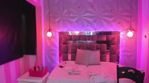 i am Cat  online show from January 25, 1:10 am