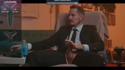 Snapshot of the_dilf chatting on December 6, 5:55 pm The DILF - online show from December 6, 5:55 pm