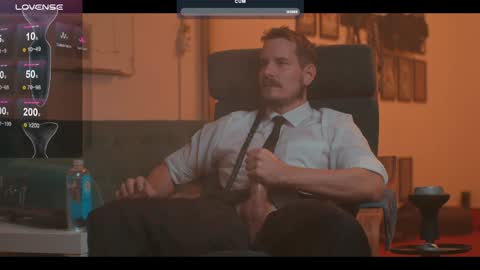 Snapshot of the_dilf chatting on December 23, 4:39 pm The DILF - online show from December 23, 4:39 pm