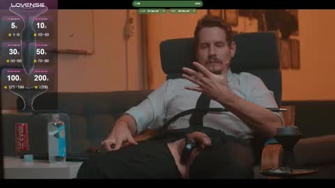 Snapshot of the_dilf chatting on December 3, 3:21 pm The DILF - online show from December 3, 3:21 pm