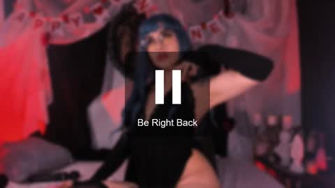 Snapshot of the_kitty_roxy chatting on February 11, 8:48 am ... ... online show from February 11, 8:48 am