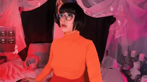 Snapshot of the_kitty_roxy chatting on February 18, 5:09 am ... ... online show from February 18, 5:09 am