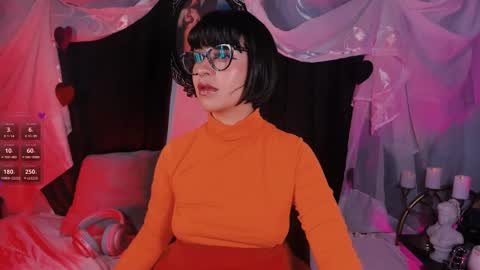 Snapshot of the_kitty_roxy chatting on February 18, 8:16 am ... ... online show from February 18, 8:16 am