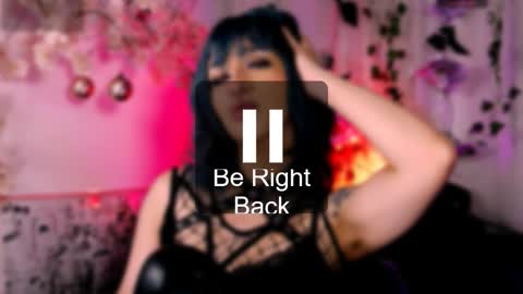 Snapshot of the_kitty_roxy chatting on December 5, 9:51 am ... ... online show from December 5, 9:51 am