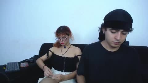 Snapshot of the_r00m chatting on September 18, 11:07 pm Jaime Angela online show from September 18, 11:07 pm