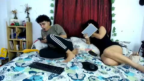 Snapshot of the_r00m chatting on October 7, 9:23 pm Jaime Angela online show from October 7, 9:23 pm