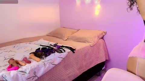 Snapshot of the_toxic_duo chatting on December 15, 1:59 pm The toxic duo online show from December 15, 1:59 pm