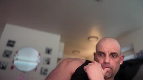 Snapshot of thebuzz777 chatting on February 11, 12:06 am theBuzz777 online show from February 11, 12:06 am