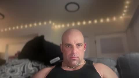 Snapshot of thebuzz777 chatting on February 27, 9:43 am theBuzz777 online show from February 27, 9:43 am