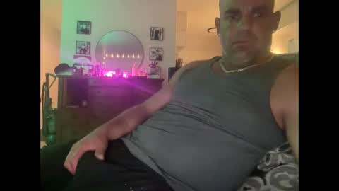 Snapshot of thebuzz777 chatting on September 26, 10:52 am theBuzz777 online show from September 26, 10:52 am