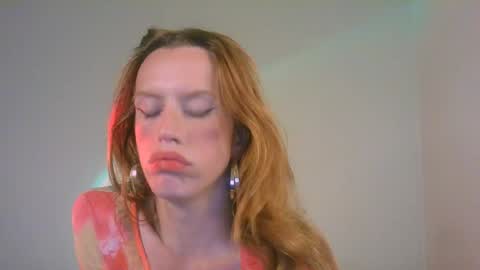 Yolanda online show from December 1, 7:36 pm